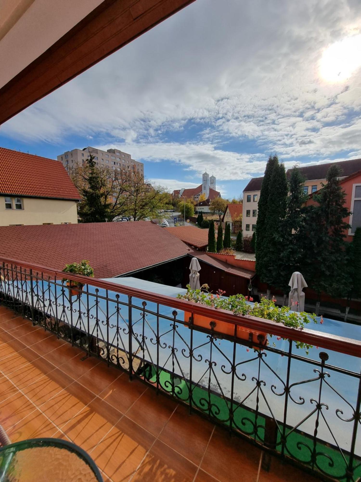 Pensiunea Korona And Restaurant М'єркуря-Чук Екстер'єр фото