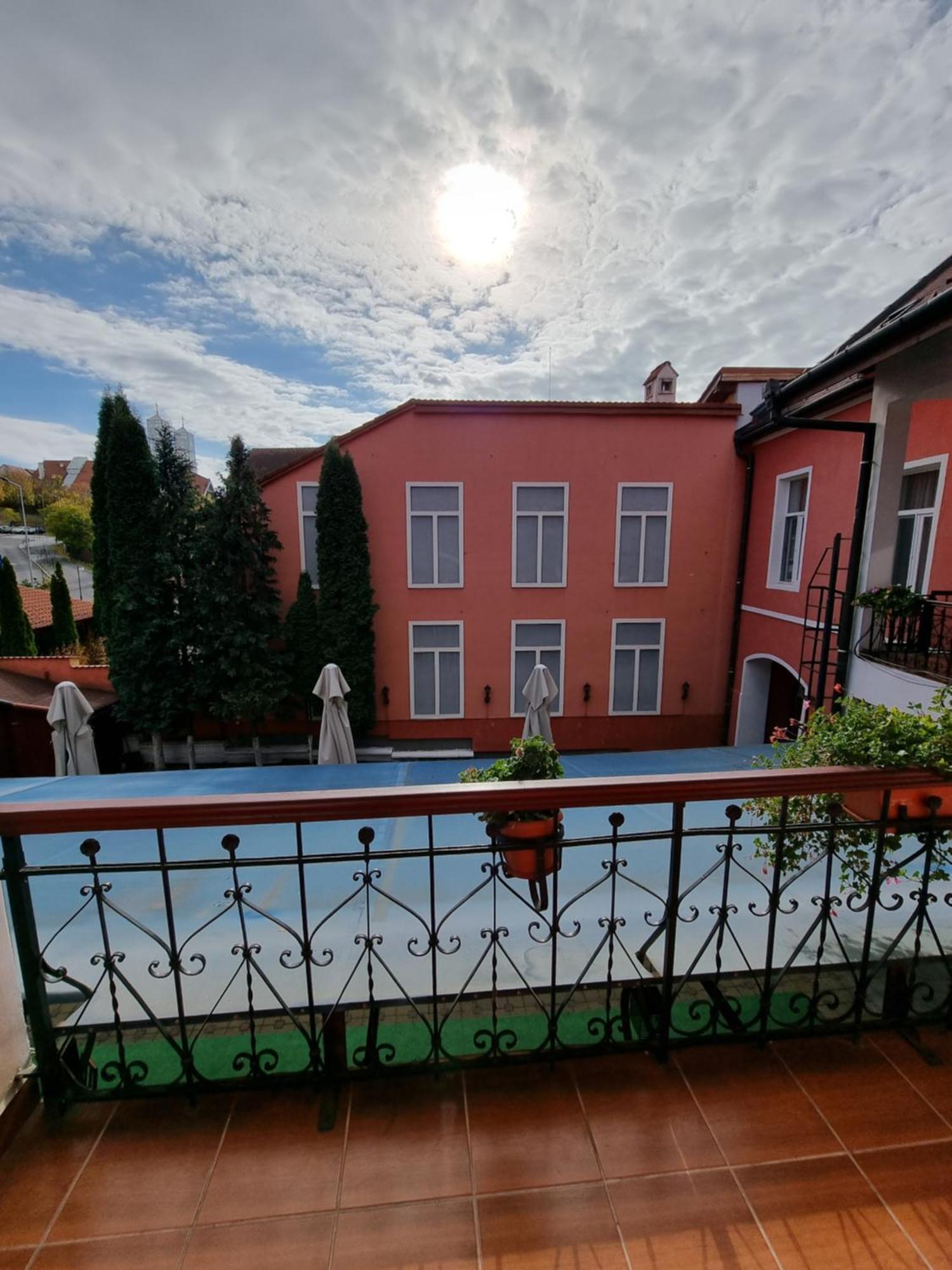 Pensiunea Korona And Restaurant М'єркуря-Чук Екстер'єр фото